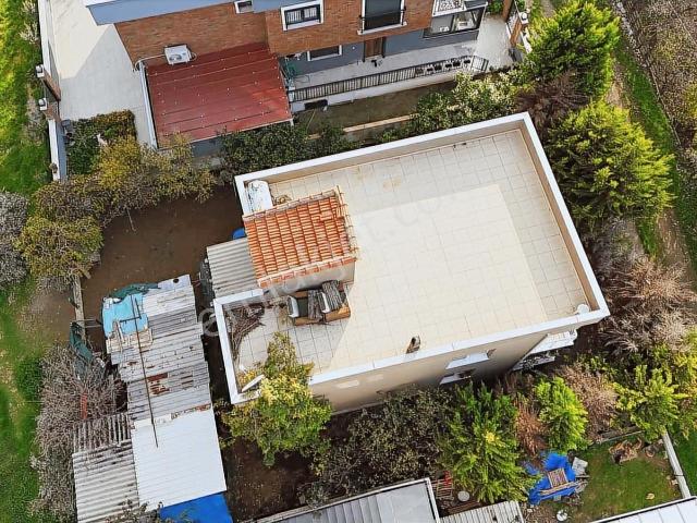 Yenifoça'da Doğa Ve Deniz Manzaralı Teraslı Dubleks Villa