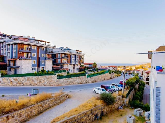 Yenifoça'da Full Deniz Manzaralı Satılık 3+1 Daire