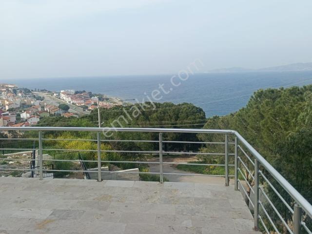 Yenifoça'da Tam Müstakil Geniş Bahçeli Kiralık 4+1 Lüks Villa