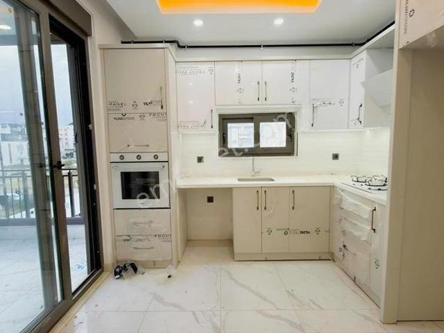 Yeniköy Mah. Cad. Yakını Doğal Gazlı Kiralık Sıfır 3+1 Daire