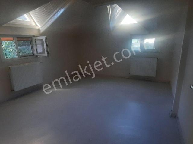 Yeniköy Merkez De 2+1 Çatı Katı Daire