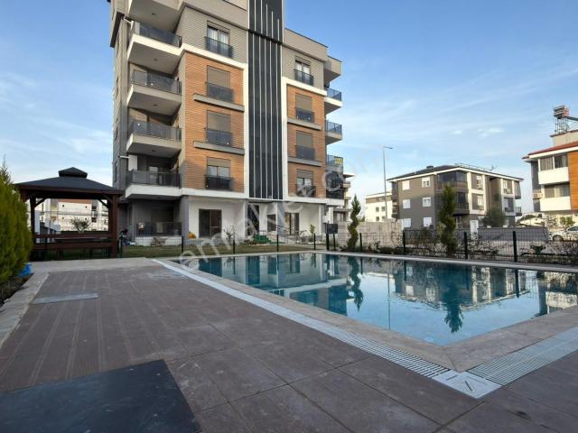 Yeniköy Merkezde Havuzlu 2+1 Sıfır Lüks Daire D.gazlı