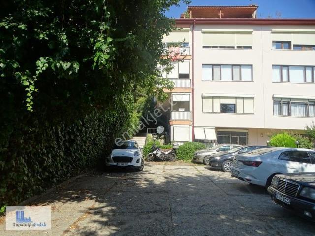 Yeniköy Sahile Yakın Konumda Otoparklı Binada 2+1 Bahçekatı