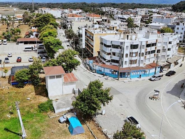 Yeniköyde Denize Sıfır Eşyalı Şömineli Manzaralı Satılık Daire