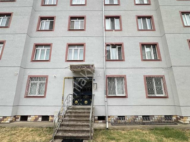 Yeniköyde Site İçerisi Yapılı Satılık 3+1 Daire