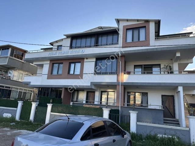 Yeniköy'de Park Manzaralı Ferah Ve Kullanışlı 3+1 Dubleks Daire