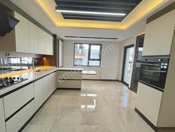 Yenikent Emlak'tan Ada Mutfaklı Satılık 3+1 Köşe Başı Daire