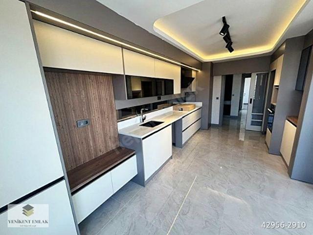 Yenikent Emlak'tan En İyi Sitede Satılık 3+1 Lüks Daire 150m