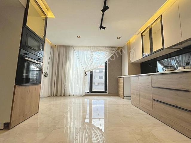 Yenikent Emlak'tan Çift Mutfaklı 3+1 140m2 2.5 Milyn Kredi Daire