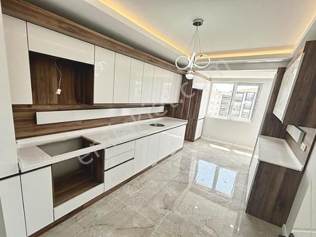 Yenikent Emlak'tan Kat Konumunda Satılık Lüx 130 M2 3+1 Daire