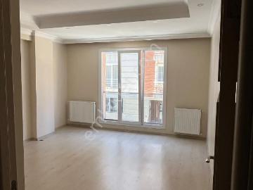 Yenikent Mah. Meydan 5dk Mesaf 3+1 Çift Balkon Ara Kat Ön Cephe