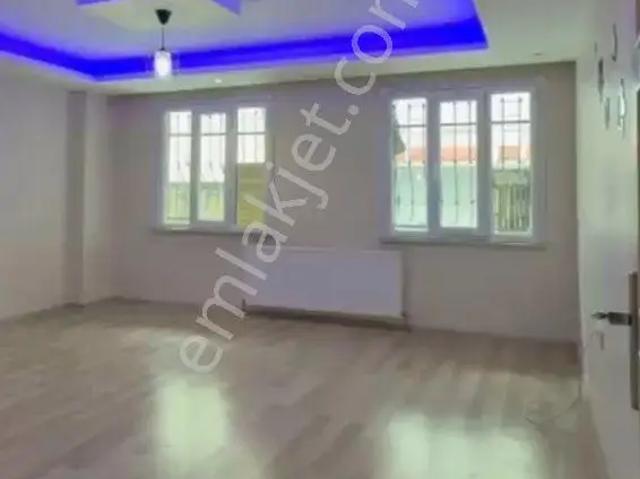 Yenikent Mahallesinde Yüksek Giriş Daire
