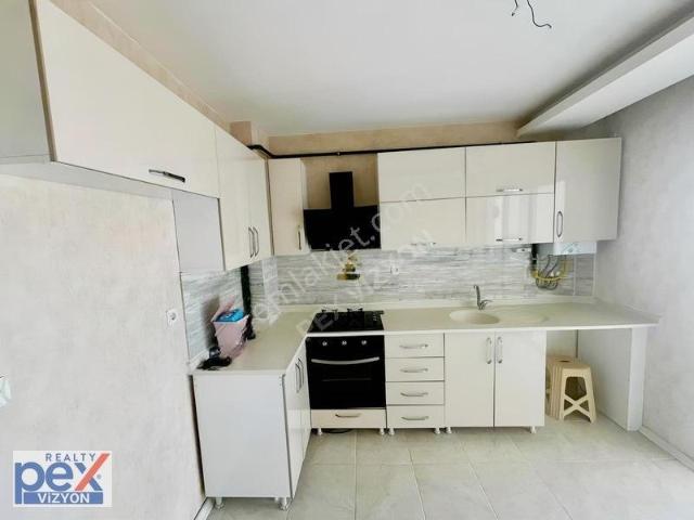 Yenikent Menderes Mah.de Krediye Uygun,sitede,satılık 3+1 Daire