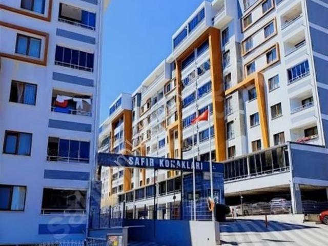 Yenikent Safir Konaklarında Kiralık Geniş Ara Kat 3+1 Daire
