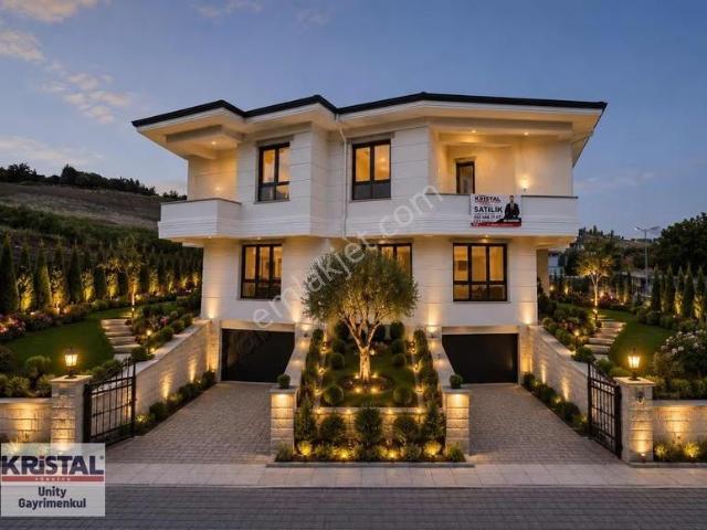 Yenikent Satılık 4+1 Özel Garajlı Villa