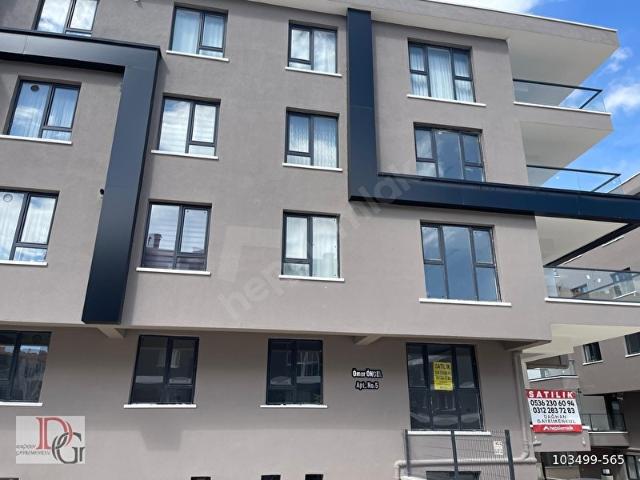 Yenikent'te Menderes mah. Cadde Üstü 3+1 100m2 Satılık Daire