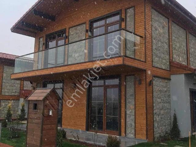 Yenihisar Da Müstakil Havuzlu Taş Ev