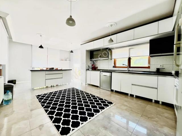 Yenihisar'da Full Yapılı Geniş Bahçeli Müstakil Lüks 4+1 Villa