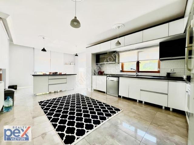 Yenihisar'da Full Yapılı Geniş Bahçeli Müstakil Lüks 4+1 Villa
