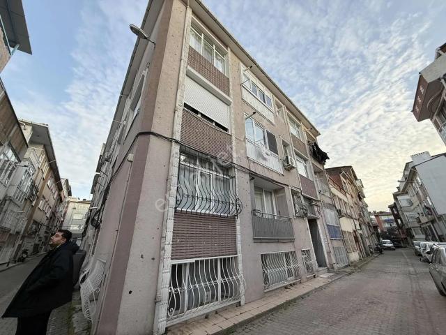 Yenilenmiş 2+1 Satılık Üsküdar