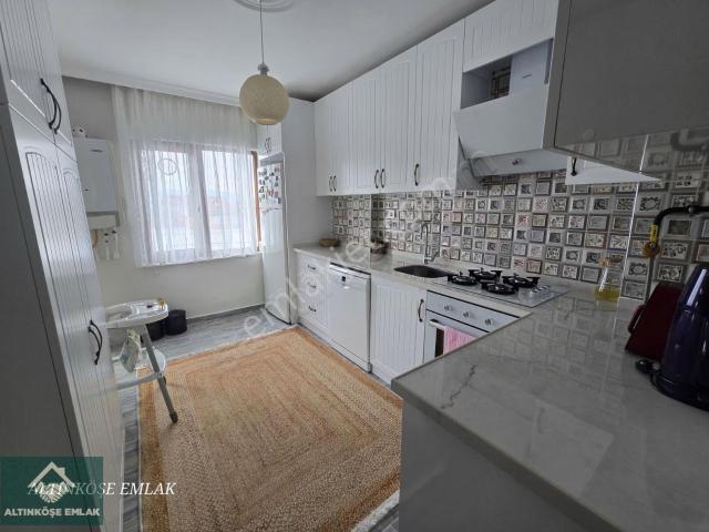 Yenilenmiş,kilerli,belediye Arkasında,130 M2 3+1 Daire