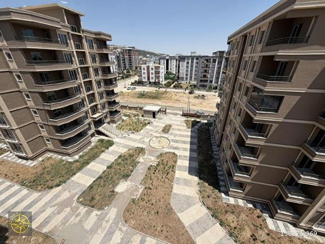 Yenimahalle 3.Çevreyolu kuzeyi 205m2 Arakat 5+1 lüks daire