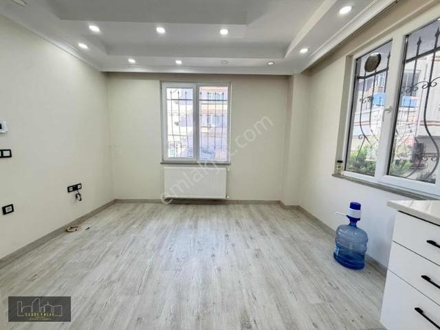 Yenimahalle Yeni Binada 1+1 Kurumsala Kiralık Y Giriş Daire