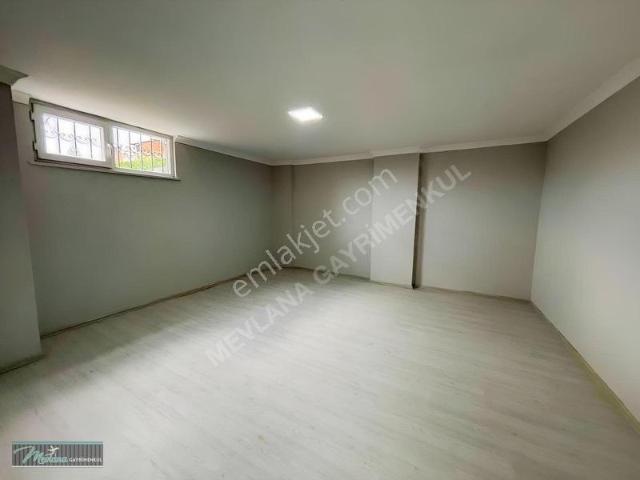 Yenimahalle De Satılık 2+1 Bina Dan Bağımsız Bahçe Katı Daire