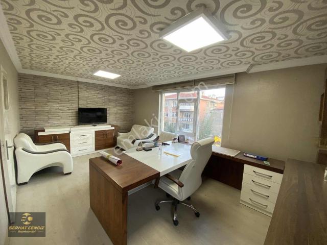 Yenimahallenin Merkezinde Cadde Üzeri Satılık Yapılı 2+1