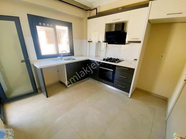 Yenimahalle Hastane Yakını Asansörlü 2 Banyolu 2+1 Kiralık Daire