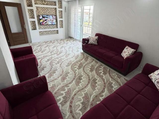 Yenimahallede 3 Katlı 2+1 Bakımlı Müstakil Bina