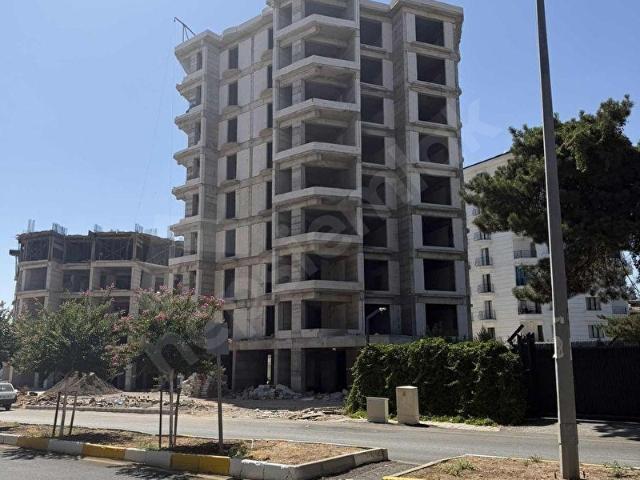 Yenisanayi Mah. Atatürk bulvarı yakını 210mkare 4+1 en üst kat