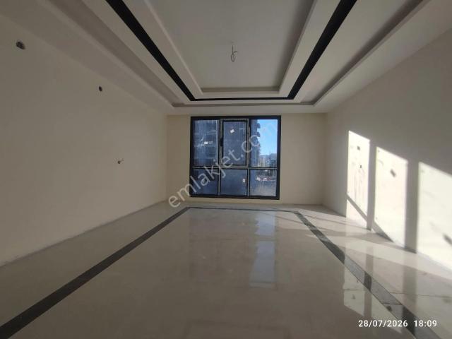 Yenisanayi Mahallesi Şahin Tepesinde Satılık 4+1 Daire