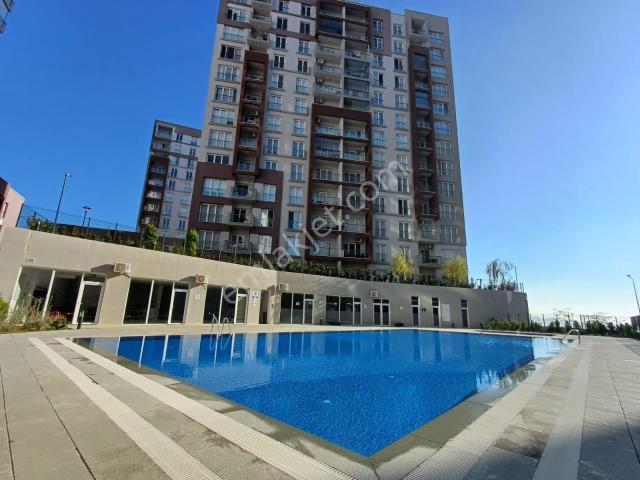 Yenitepe 1.etap'ta Ebeveyn Banyolu Önü Açık 3+1 Kiralık Daire