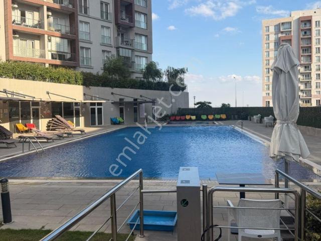 Yenitepe 3.etapta Havuzlu Site Konforlu Yaşam Sunan 2+1 Kiralık