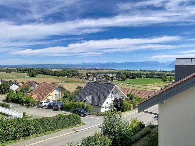 YENS Wunderschöne, helle Wohnung mit einem angenehmen Ausflug am See