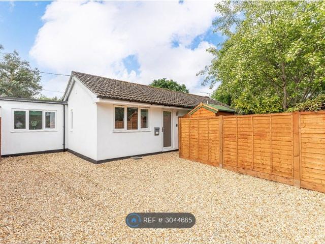 Yeovilton Close, Lymington SO41, 3 bed bungalow to rent, £2,200 pcm | PrimeLocation