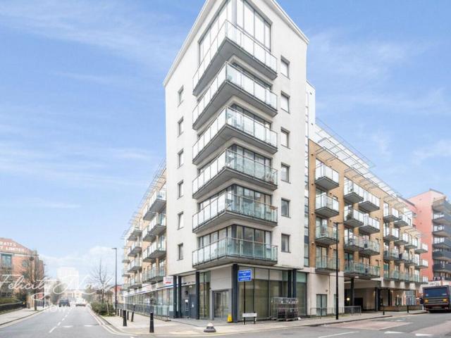 Yeo Street, LONDON 3 bed flat to rent £3,400 pcm £785 pw