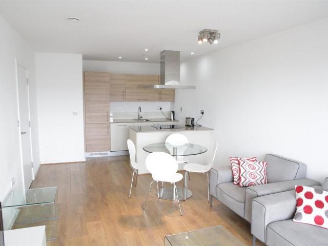 Yeoman Court, London E14, 2 bed flat to rent, £2,210 pcm | PrimeLocation