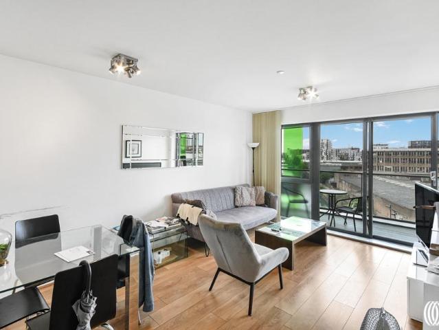 Yeoman Court, Tweed Walk, E14 2 bed flat to rent £2,362 pcm £545 pw