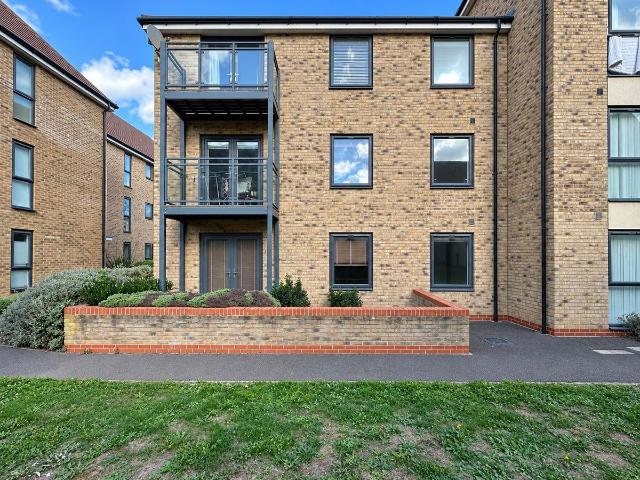Yeoman Drive, Cambridge CB3, 2 bed flat to rent, £1,650 pcm | PrimeLocation