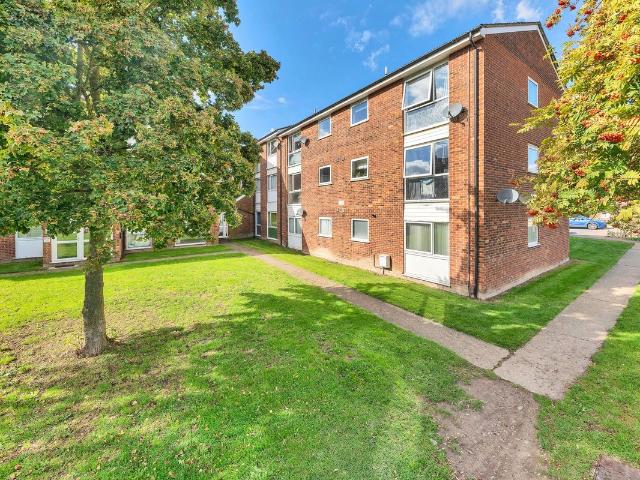 Yeats Close, Royston SG8, 2 bed flat to rent, £1,100 pcm | PrimeLocation