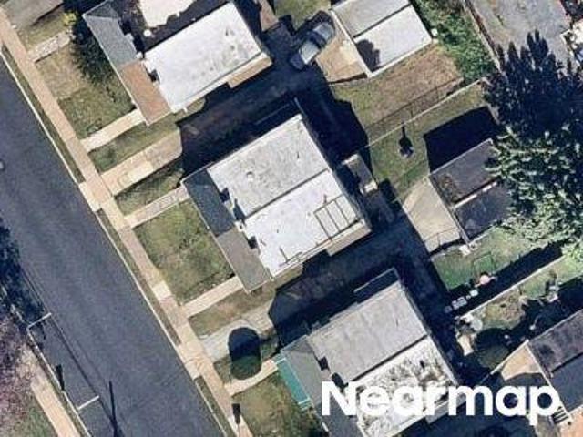 Yeadon Ave