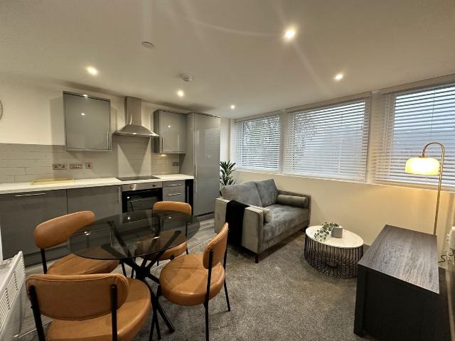 Yeadon LS19, 1 bed flat to rent, £875 pcm | PrimeLocation