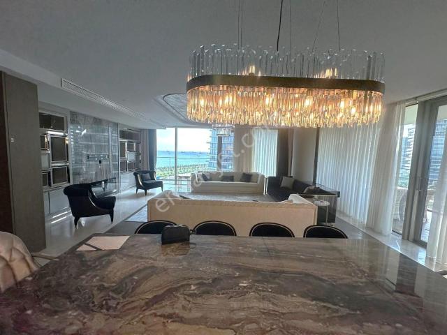 Yedi Mavi'de 4+1 Full Deniz Manzaralı Satılık Daire