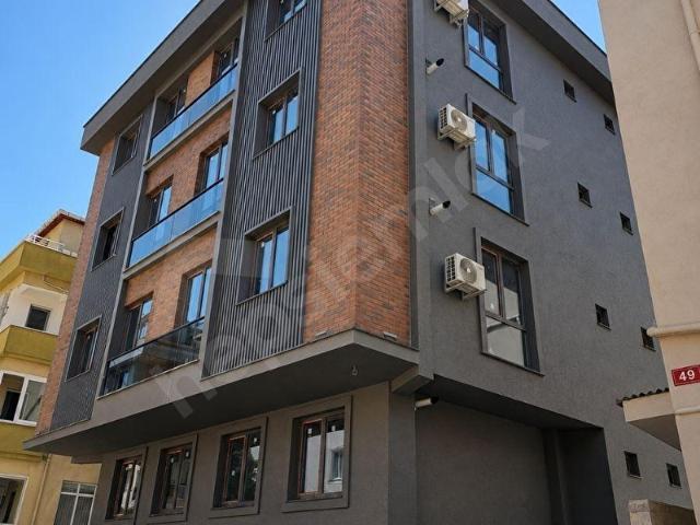 YEDİTEPE ÜNİVERSİTESiNE 3 DK 1+1 YENİ BİNA YENİ EŞYALI.