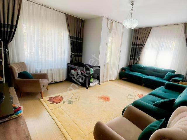 Yedieylül Mahallesinde Ara Kat Satılık Daire
