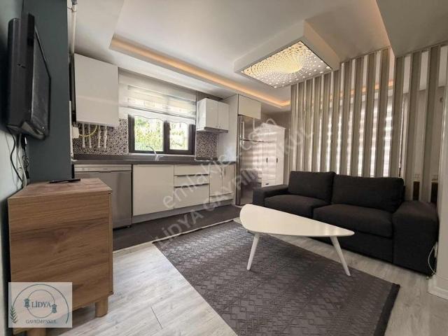 Yeditepe Üni 2 Dakika Mesafede Eşyalı Yüksek Giriş 1+1