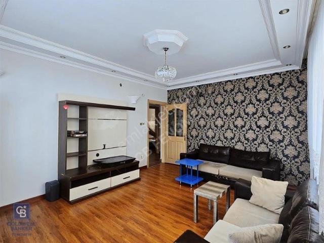 Yeditepe Alt Kapıda Sıfırlanmış bahçeli tam Eşyalı 90m² 2+1
