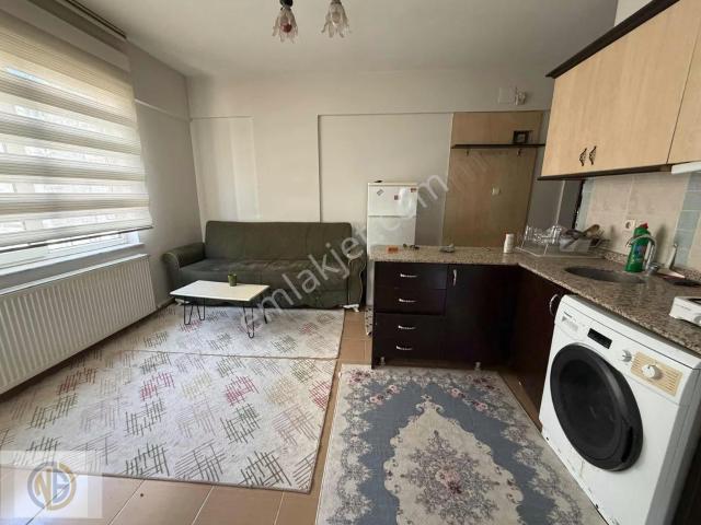 Yeditepede Tramvaya Sıfır Konumda Kiralık Stüdyo